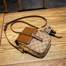 Mini Elegance 2023: Bolsa Versátil para Celular de Design Fashion